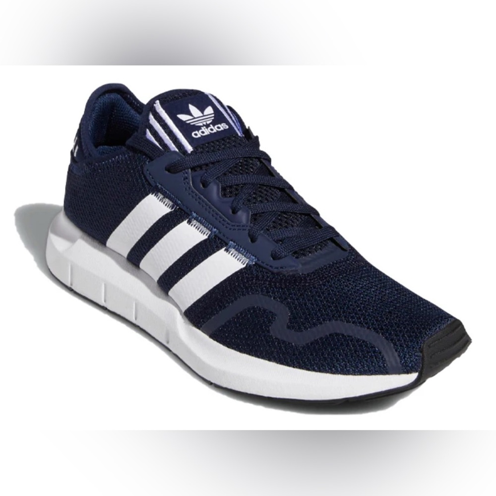 Navy and White Adidas Originals Swift Run X casual sneakers NWOT Men 8.5